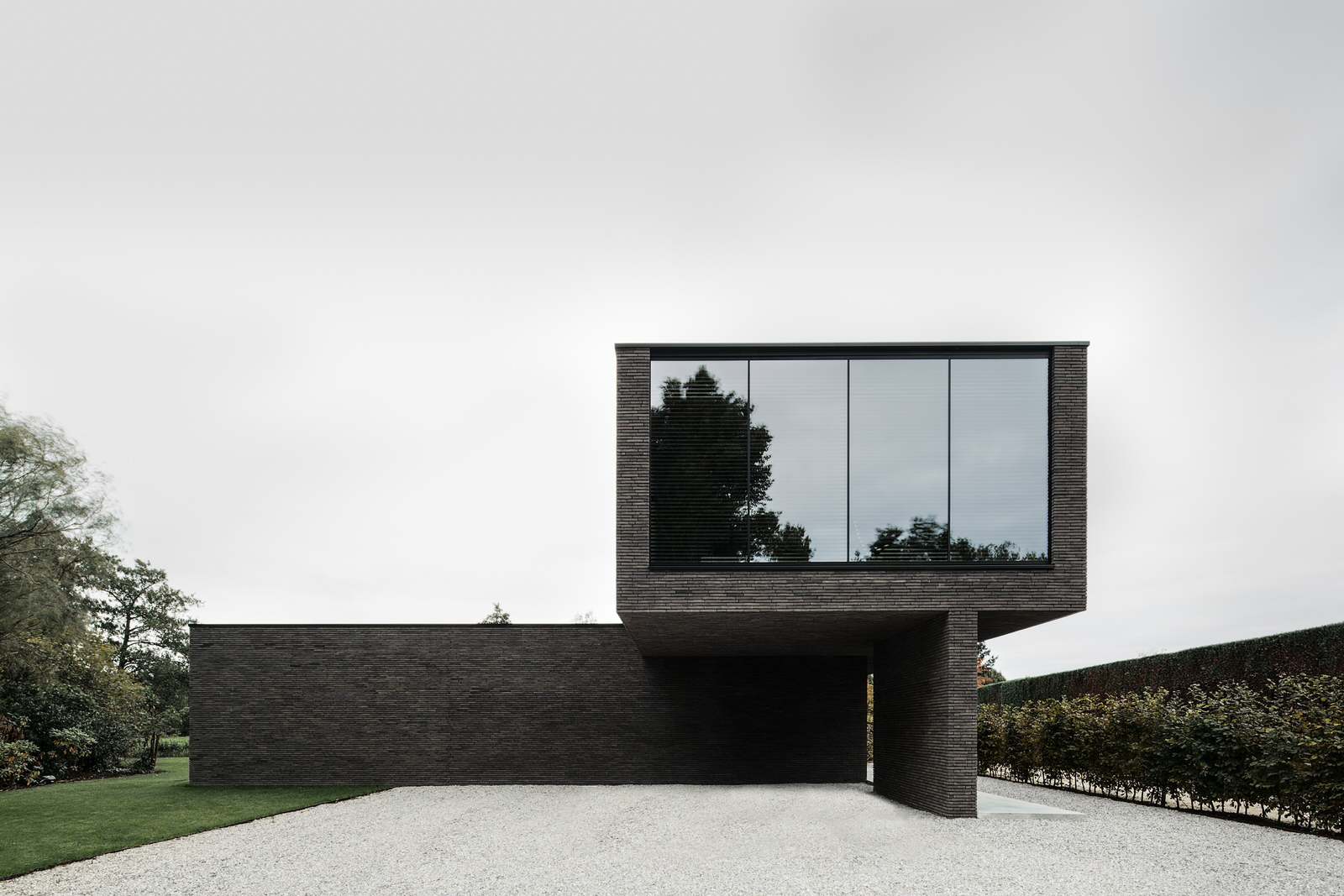 AIM-Ellenclaes.com_1